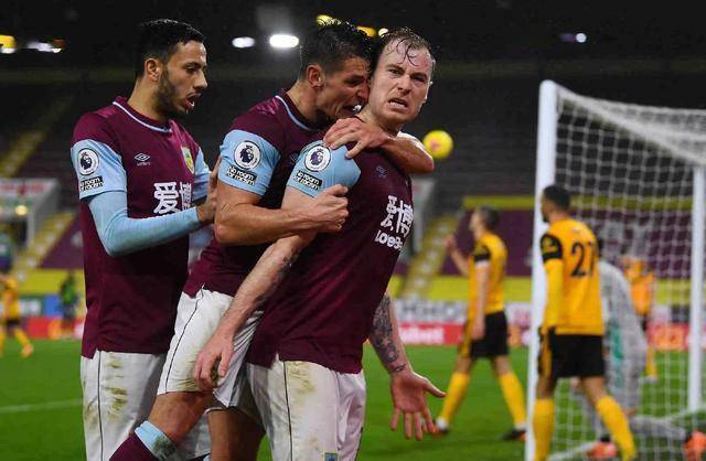  狼队降级后大规模抛售主力球员  