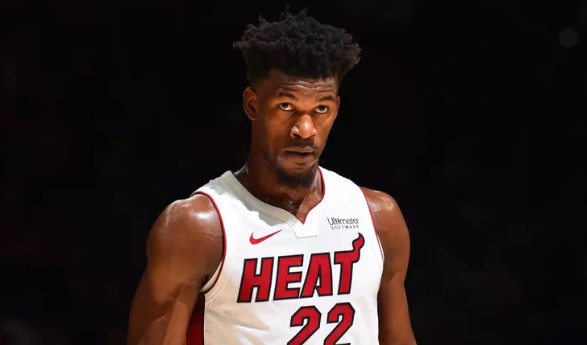  巴特勒24+10热火复仇凯尔特人  